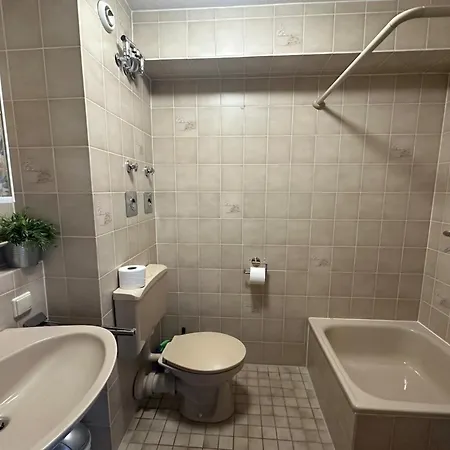 Schoenes Mit Balkon In Nahe Rheinauer See * Mannheim