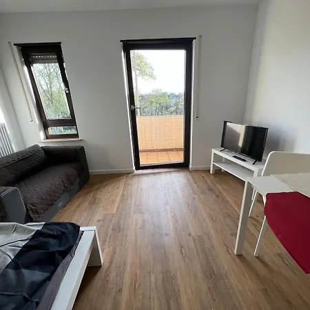 Schoenes Mit Balkon In Nahe Rheinauer See * Mannheim