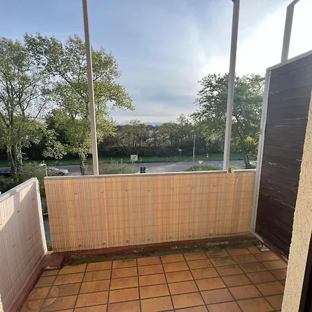 Apartman Schoenes Mit Balkon In Nahe Rheinauer See